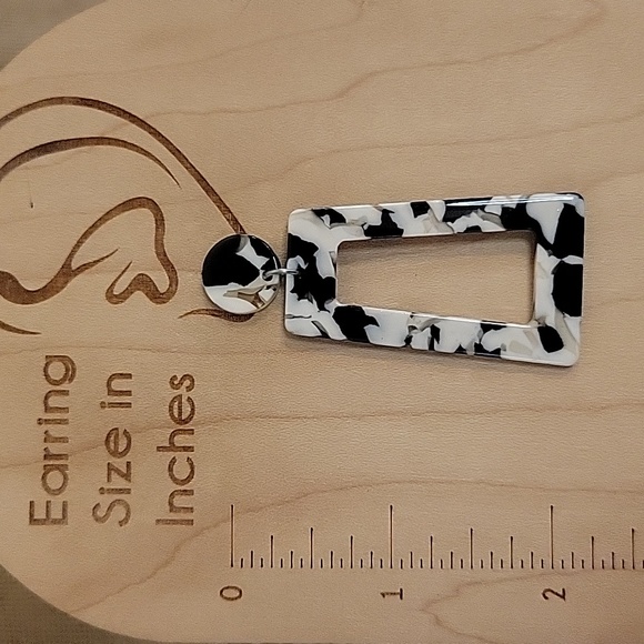 🔥LAST PAIR🔥 Dalmatian Mosaic Lucite Drop Earrings - Picture 4 of 7